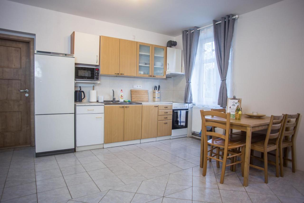 Apartmany Ve Mlejne Cachrov Εξωτερικό φωτογραφία
