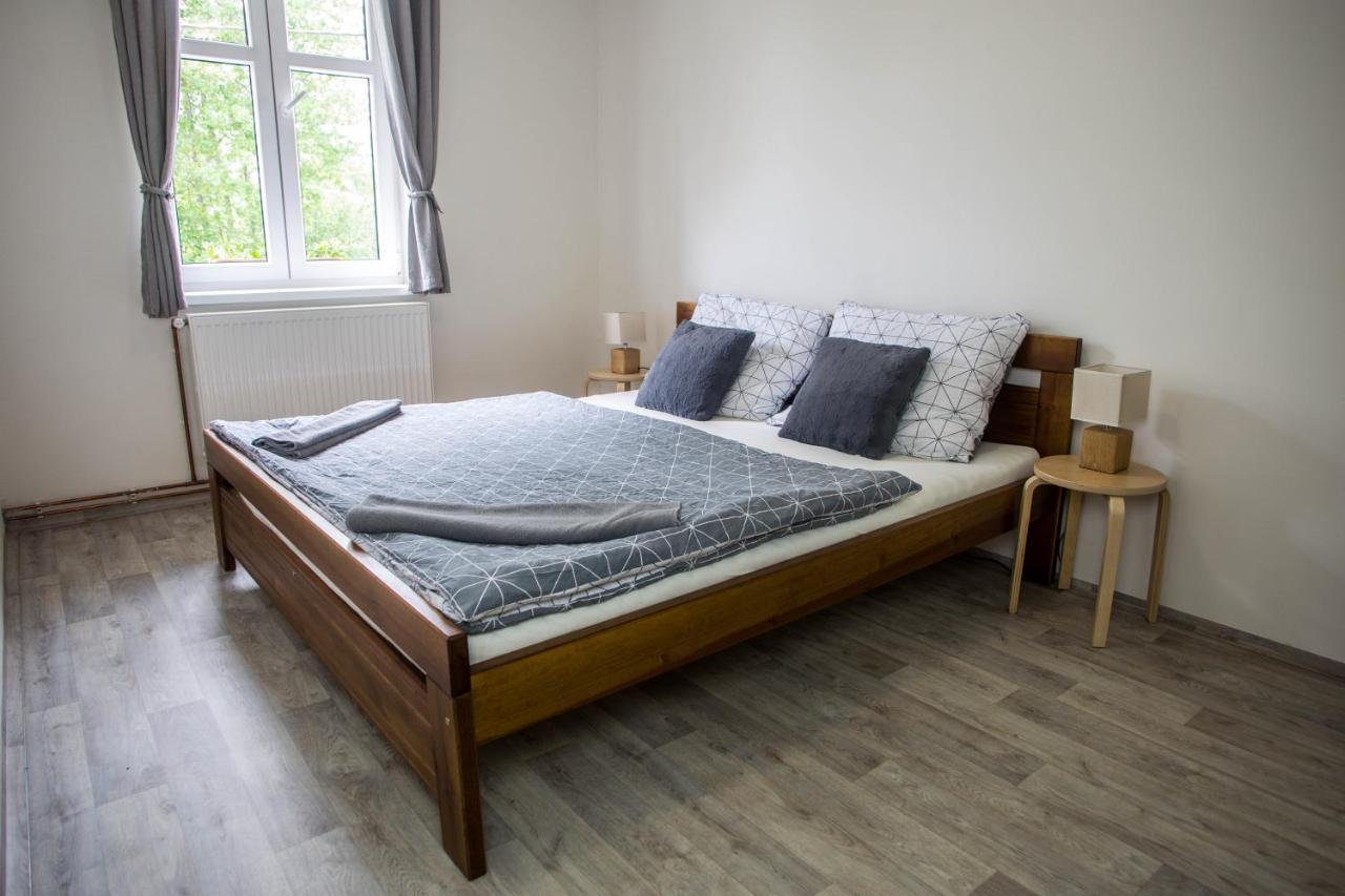 Apartmany Ve Mlejne Cachrov Εξωτερικό φωτογραφία