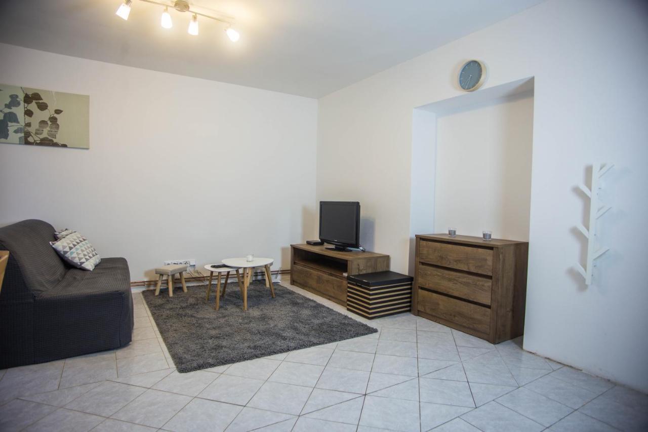 Apartmany Ve Mlejne Cachrov Εξωτερικό φωτογραφία