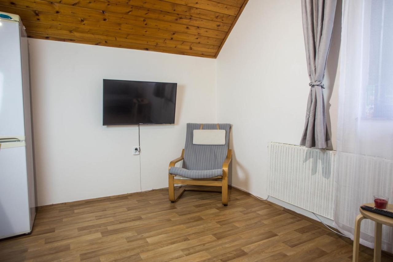 Apartmany Ve Mlejne Cachrov Εξωτερικό φωτογραφία